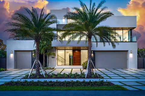 2000 Harbourview Drive