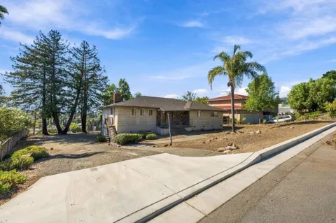 1035 Vista Del Mar