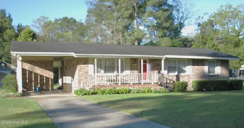 404 Roanoke Avenue