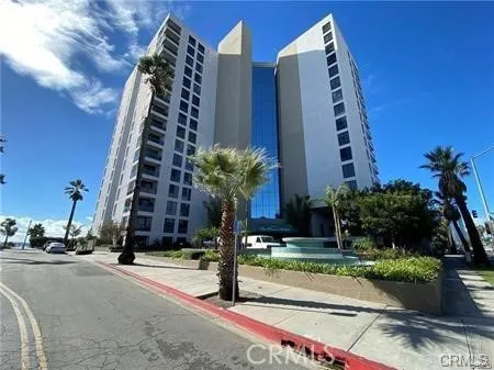 1310 E Ocean #407