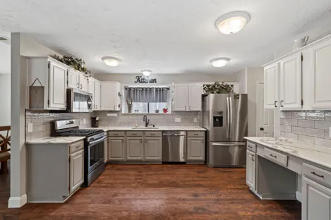 2437 Willow Bend Drive