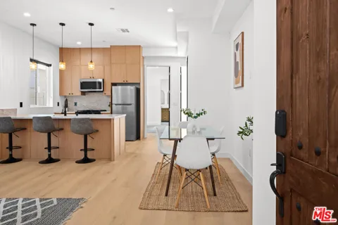 906 S Shenandoah #3/4