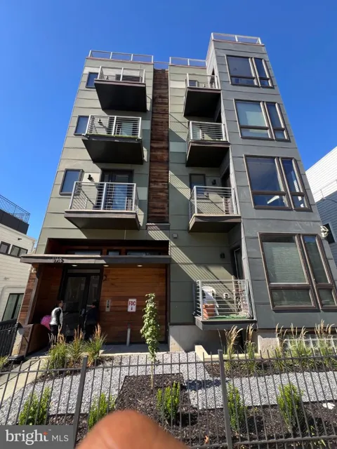 1112 MONTELLO AVENUE NE #CS-A