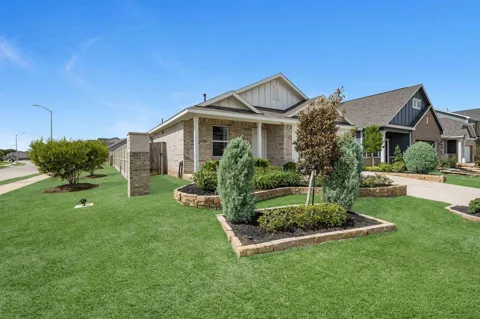 2703 Crested Creek Lane