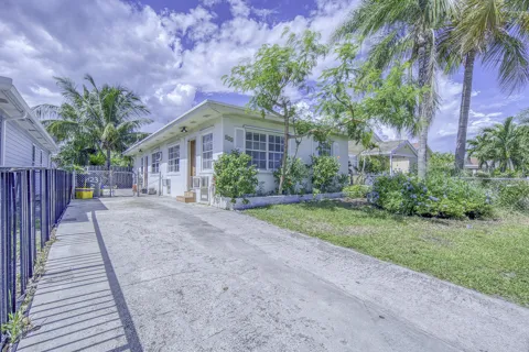 423 S F STREET #1