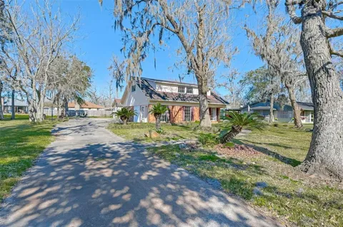 444 Southern Oaks Drive