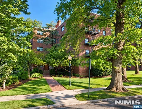 3001 Edwin Avenue 4A
