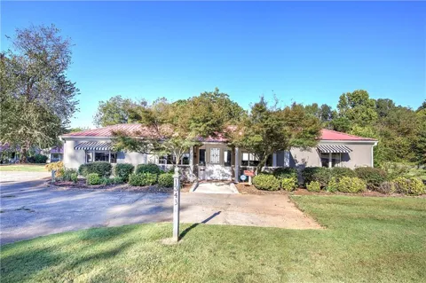 1343 Cassville Road NW