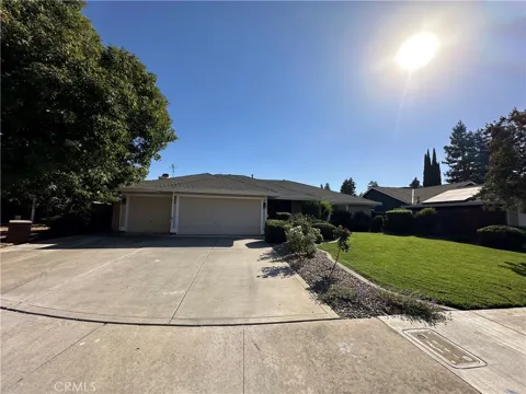 866 Villanova Court
