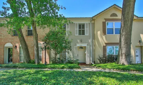 9656 Westview Drive #8