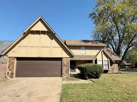 2204 W Memphis Place