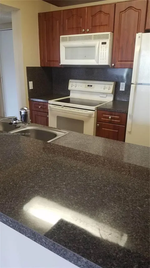 8120 Geneva Ct #553