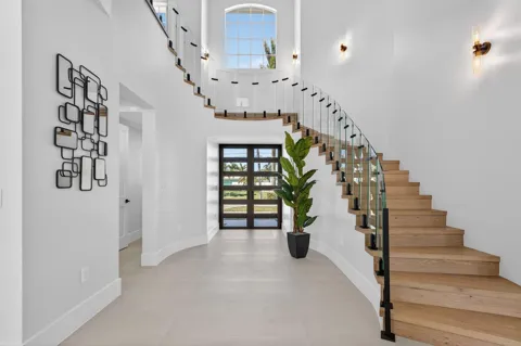 310 SE 9TH COURT