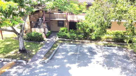 20801 San Simeon Way #101
