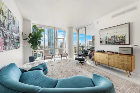851 NE 1st Ave #1901