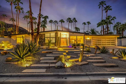 1020 W Via Vadera