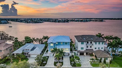 7 PARADISE LANE