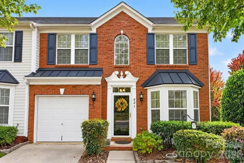 621 Colbert Way