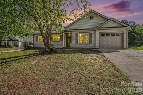 1279 Willowbreeze Court SW