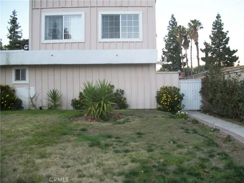 17537 17537 tuba St.
