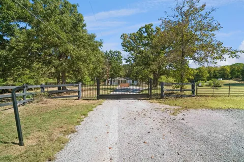 7371 Cottonwood Road