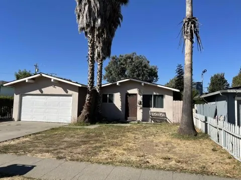 3989 Ezie Street