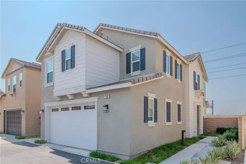 1592 Redwoods Drive