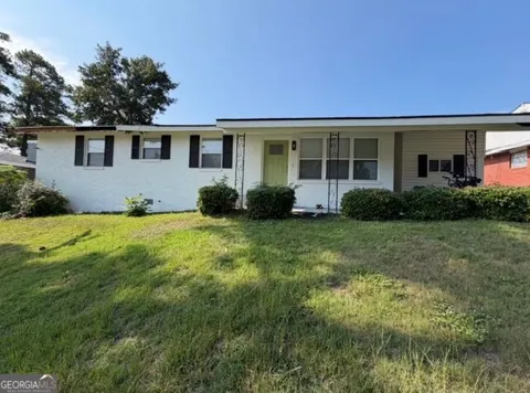 3320 Oakridge