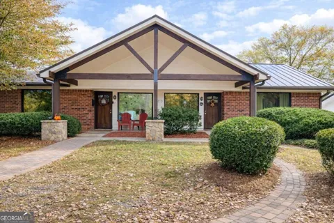 220 Sandy Springs PL