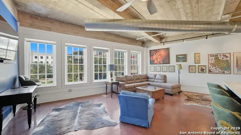 222 Losoya St. Unit 202