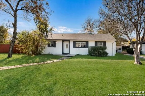 302 SHADWELL DR