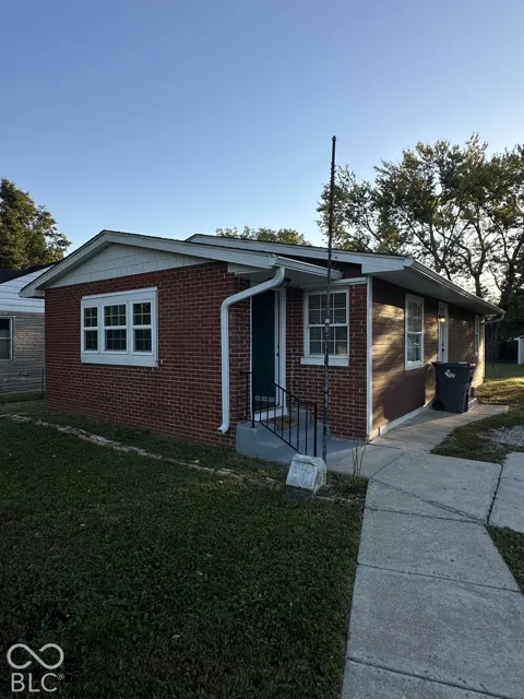 1025 S Roena