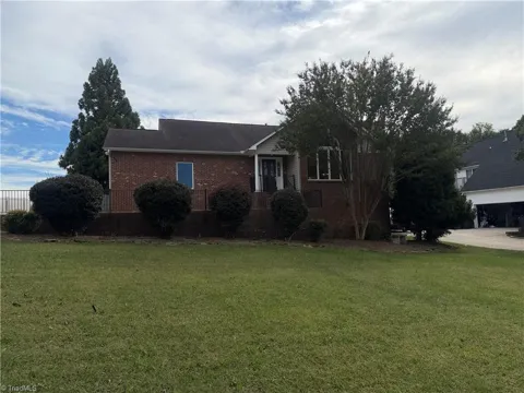 906 Lunar Drive