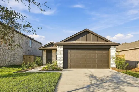 1643 Windrose Bend