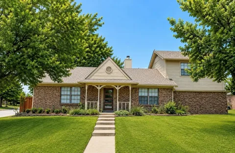 2037 Oakbluff Circle