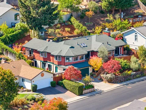 91 Rollingwood Drive