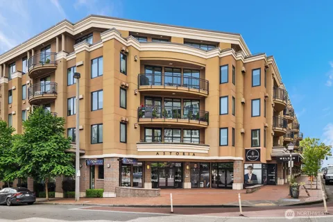 10047 NE Main Street NE #202