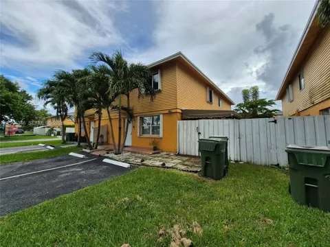 203 NE 12th Ave #203