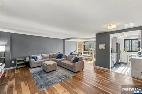 90 Prospect Avenue 3G