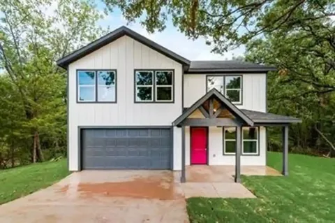1118 Oak Drive