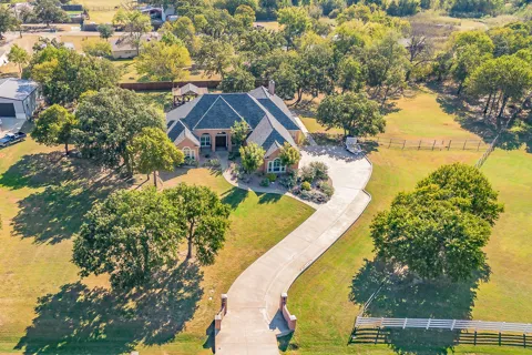 225 Sherry Lane
