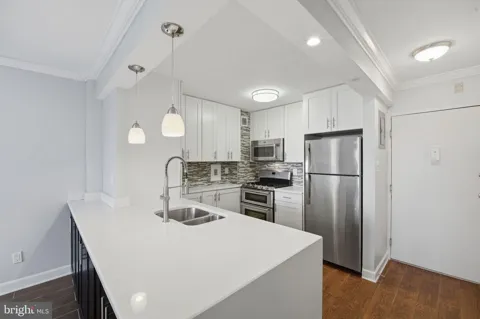 11801 ROCKVILLE PIKE #807