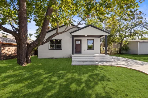 212 E Marguerita Drive