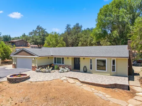 2438 Duraznitos Road