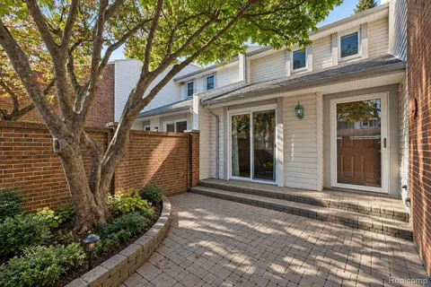 177 E LONG LAKE ROAD