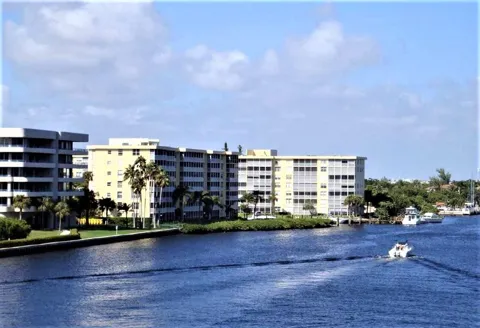1 HARBOURSIDE DRIVE #1204