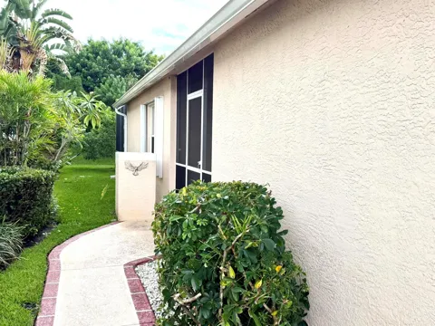 342 SW NORTH SHORE BOULEVARD