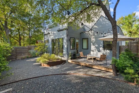 707 E Live Oak Street #2