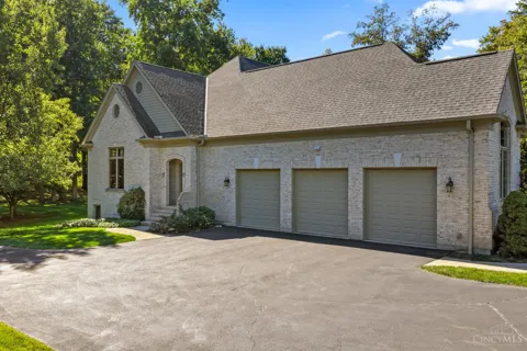 2049 Plumb Lane