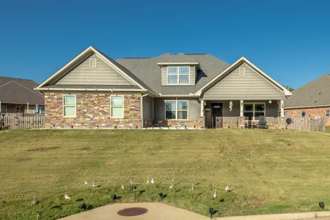 46 Silverleaf Loop